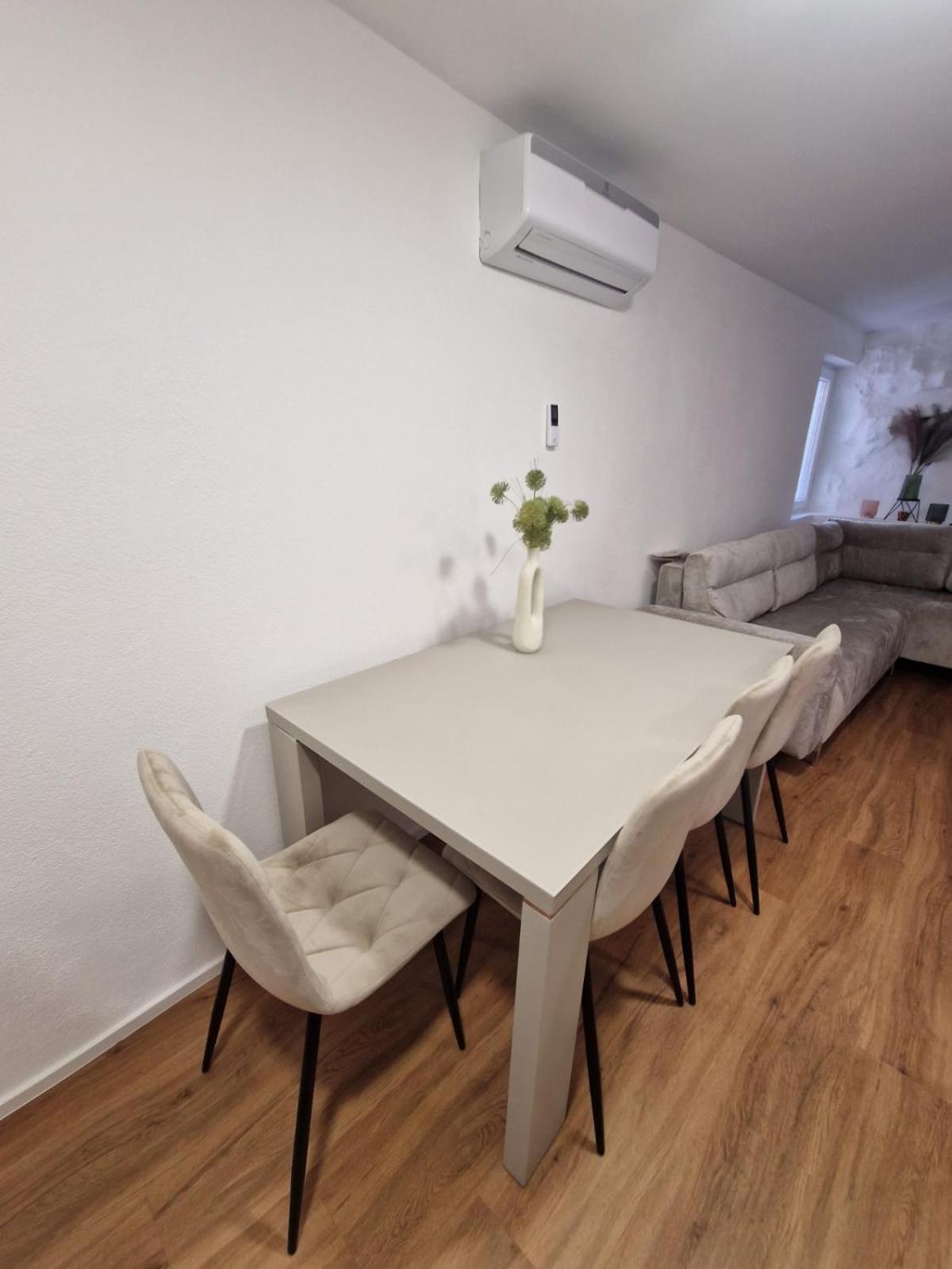 Appartamento Pirana Esterno foto